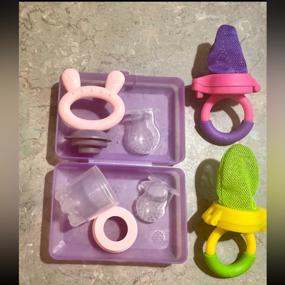 3 baby Food Feeder/Fruit Feeder Pacifier Nibbler